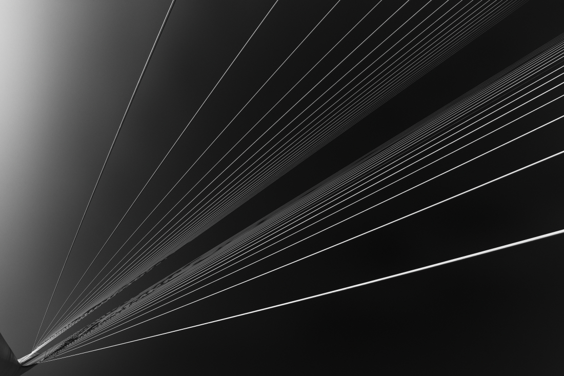 From the extreme to the center