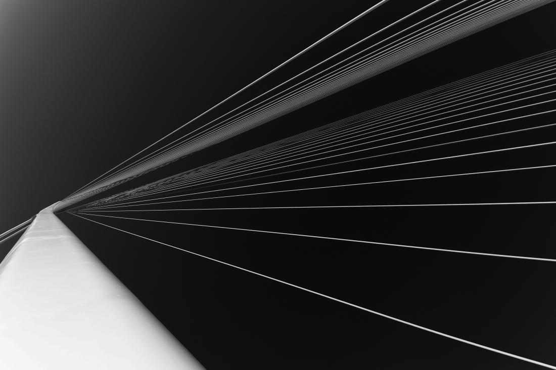 From the extreme to the center