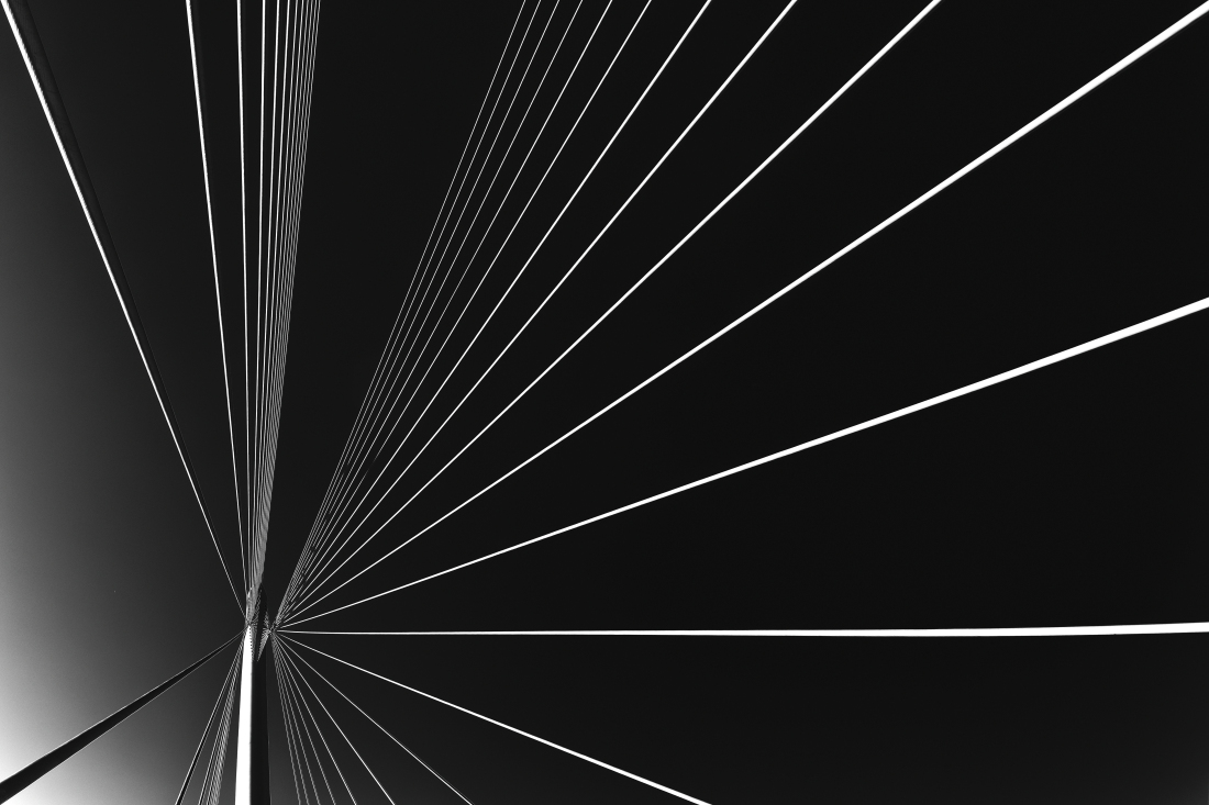 From the extreme to the center