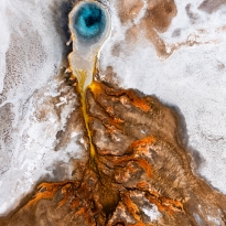 Yellowstone the colors of the earth