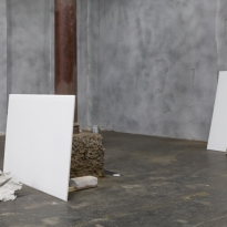 Armature (a space between a place and a non-place)