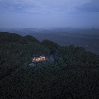 A Pure Land in the Ten Thousand Mu Bamboo Sea Mountain Range